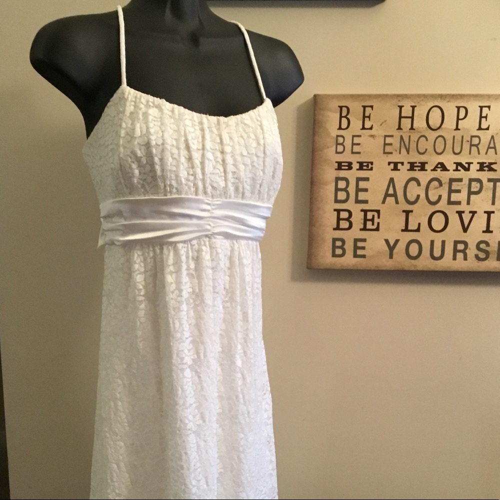 Taboo Short stretchy lace Dress